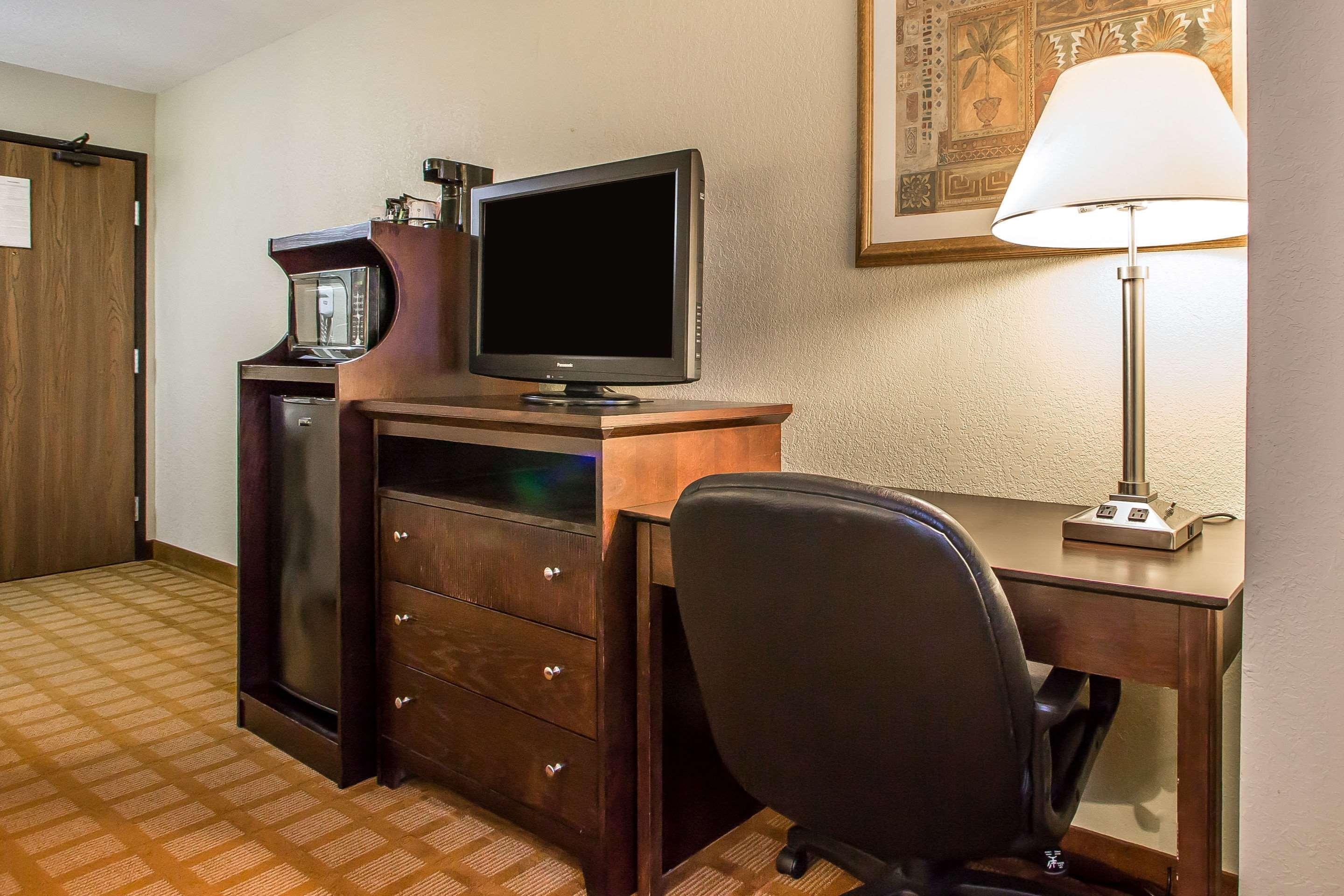 Quality Inn & Suites Marinette Εξωτερικό φωτογραφία