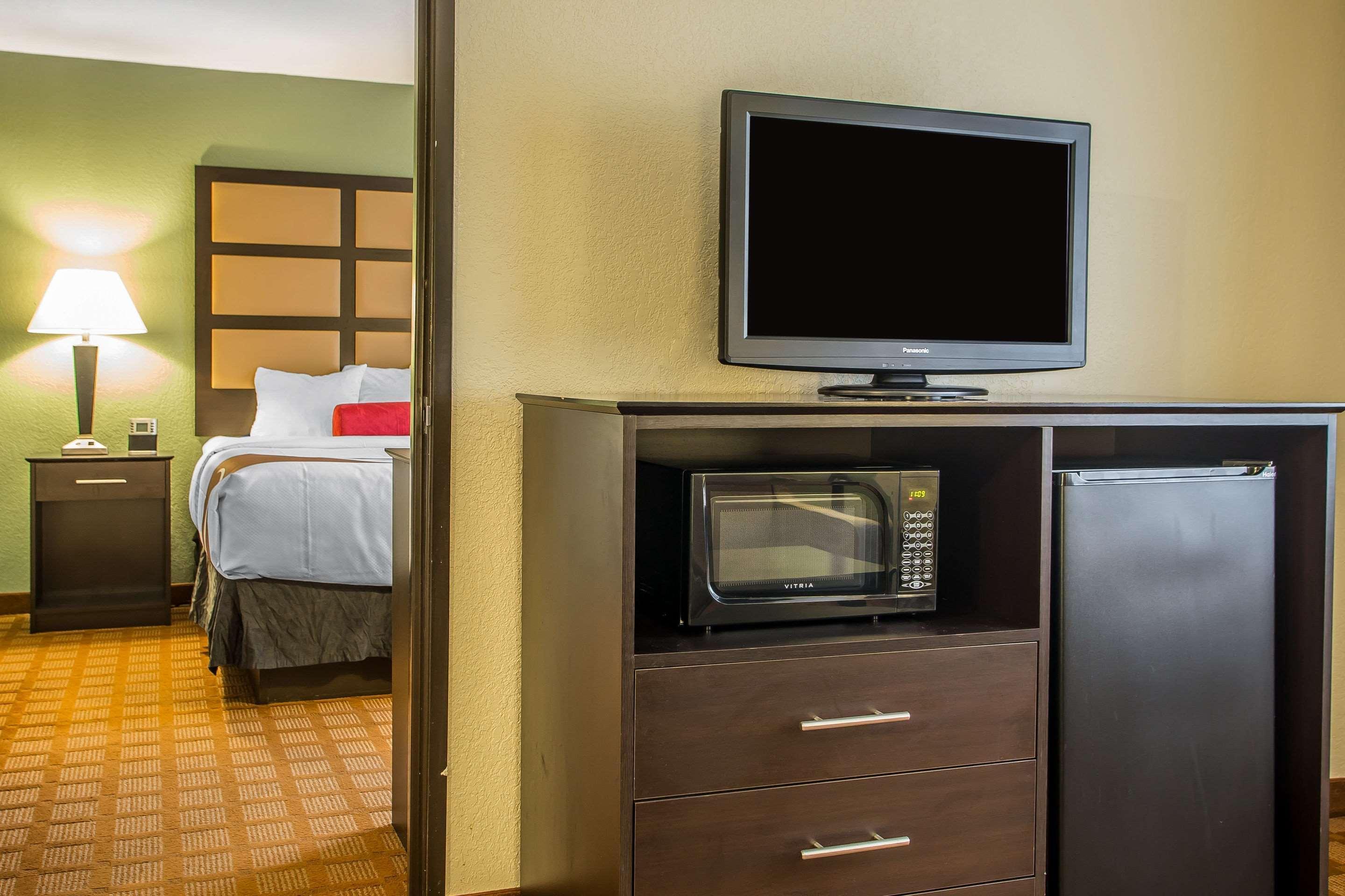 Quality Inn & Suites Marinette Εξωτερικό φωτογραφία