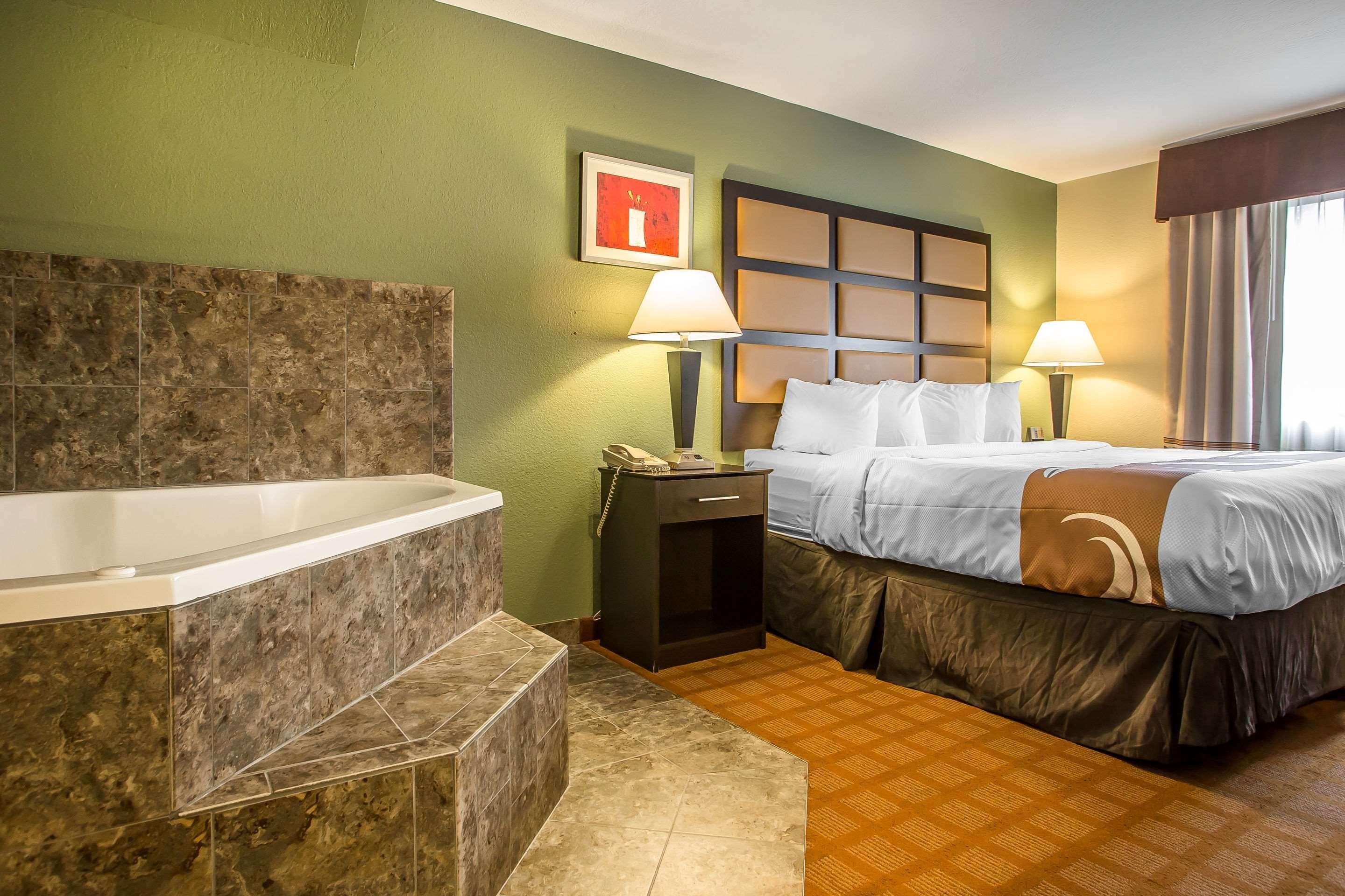 Quality Inn & Suites Marinette Εξωτερικό φωτογραφία