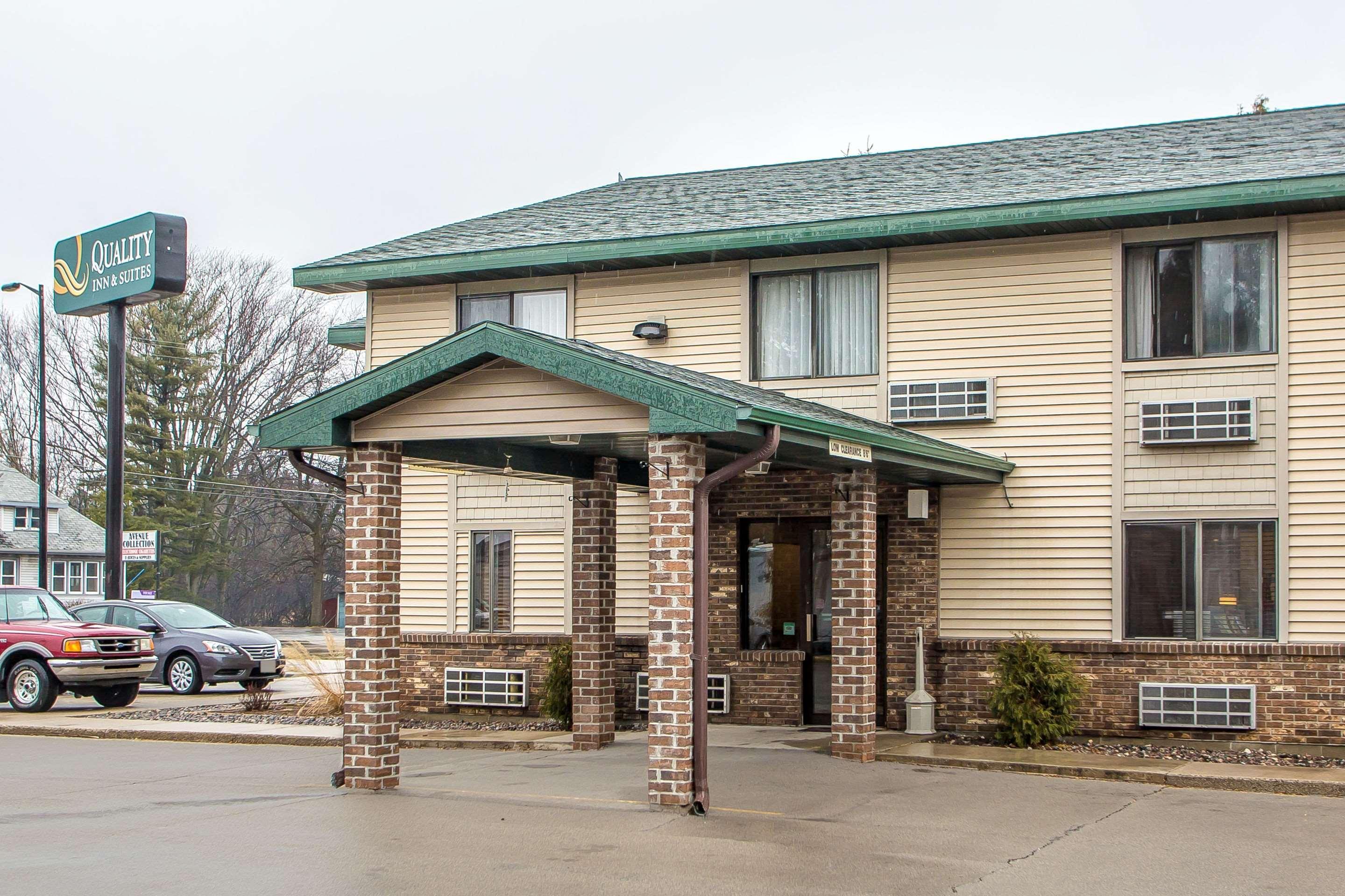 Quality Inn & Suites Marinette Εξωτερικό φωτογραφία