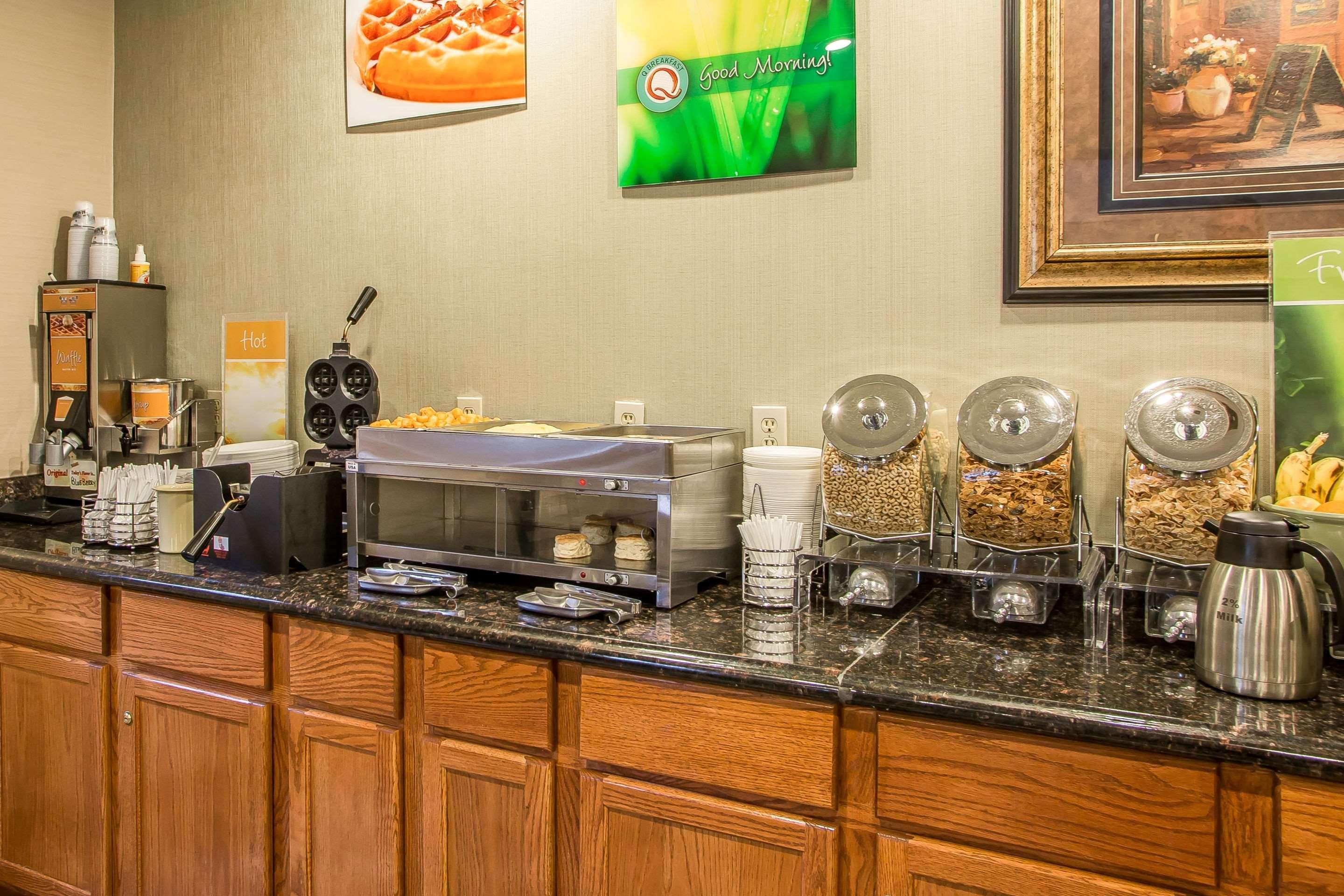 Quality Inn & Suites Marinette Εξωτερικό φωτογραφία
