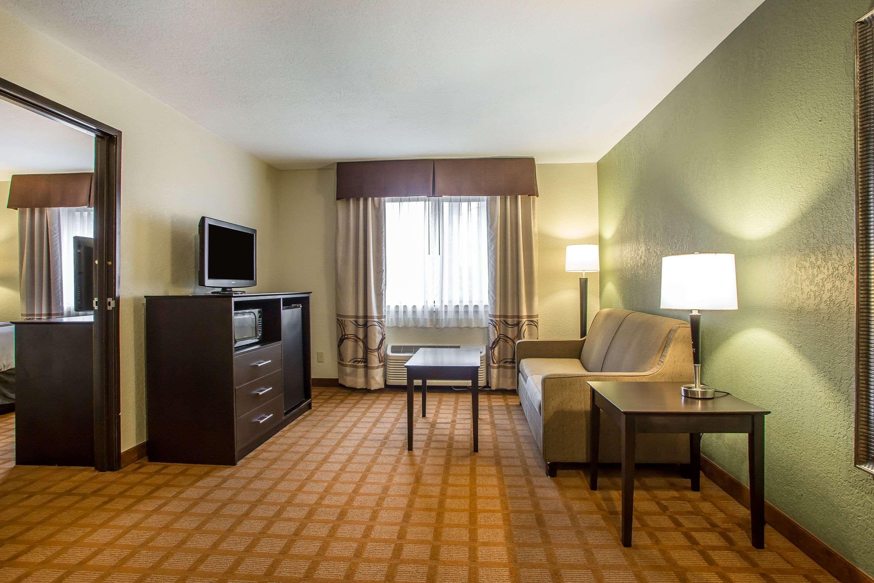 Quality Inn & Suites Marinette Εξωτερικό φωτογραφία