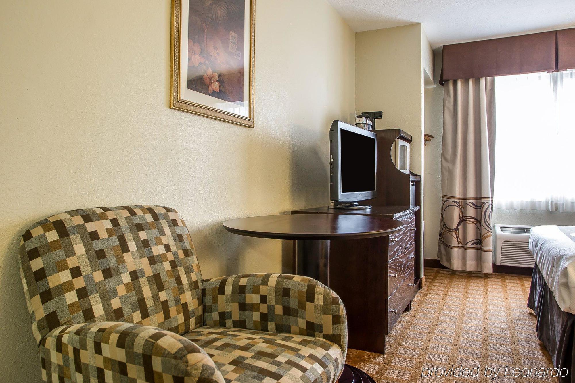 Quality Inn & Suites Marinette Εξωτερικό φωτογραφία