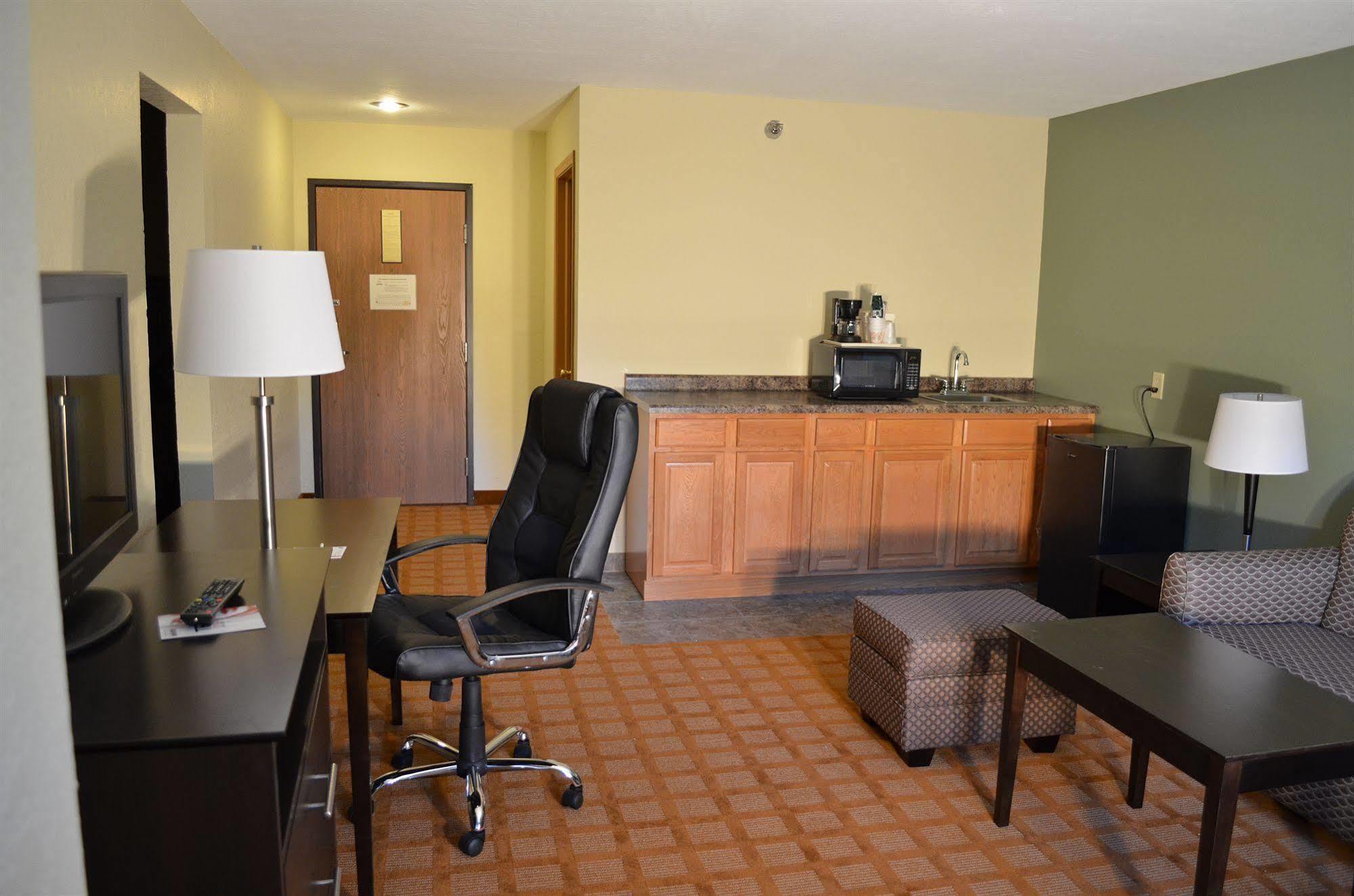 Quality Inn & Suites Marinette Εξωτερικό φωτογραφία