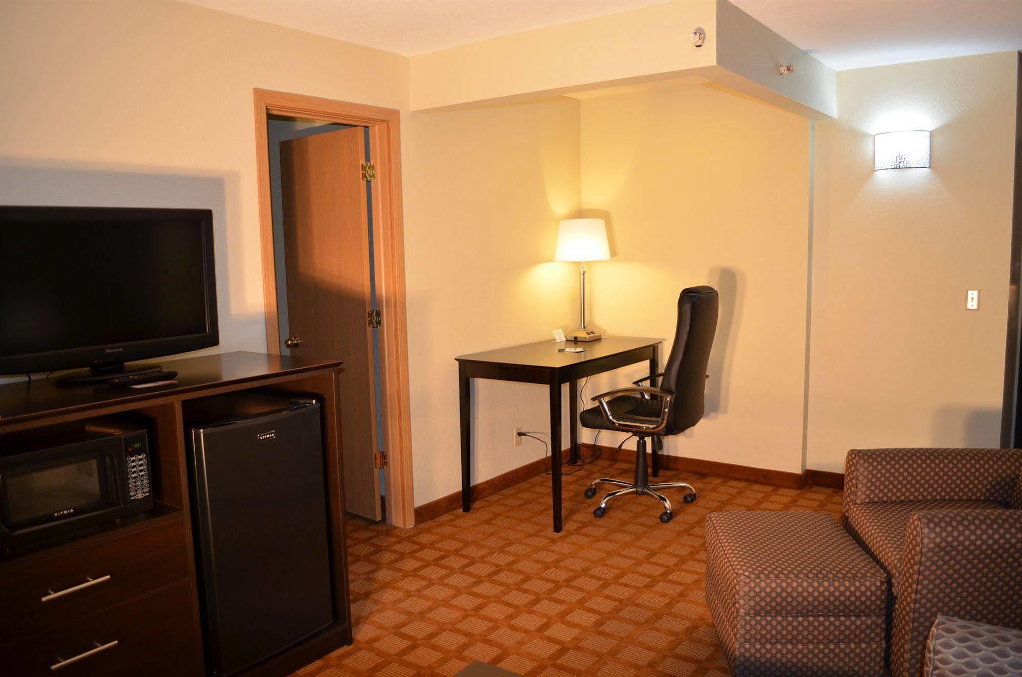 Quality Inn & Suites Marinette Εξωτερικό φωτογραφία