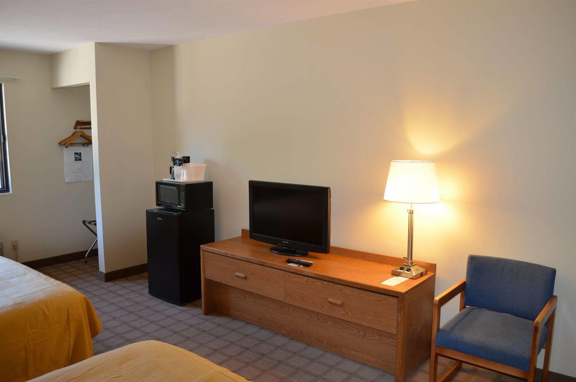 Quality Inn & Suites Marinette Δωμάτιο φωτογραφία
