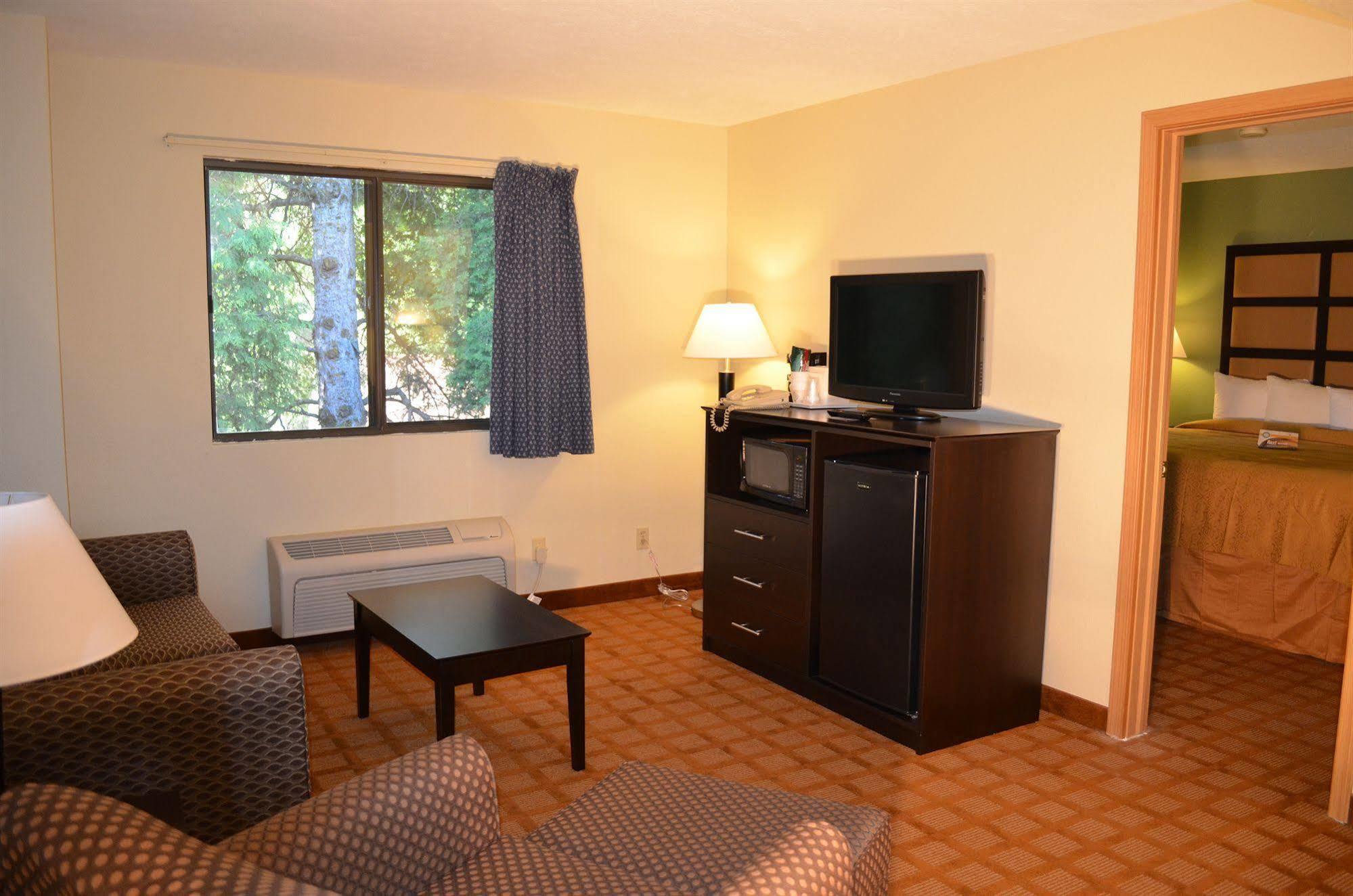 Quality Inn & Suites Marinette Εξωτερικό φωτογραφία